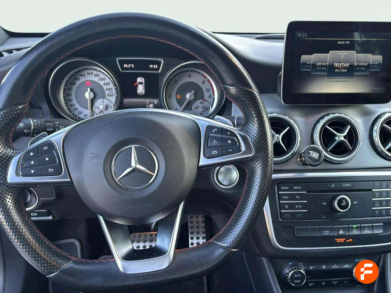Foto Mercedes-Benz Clase GLA 10