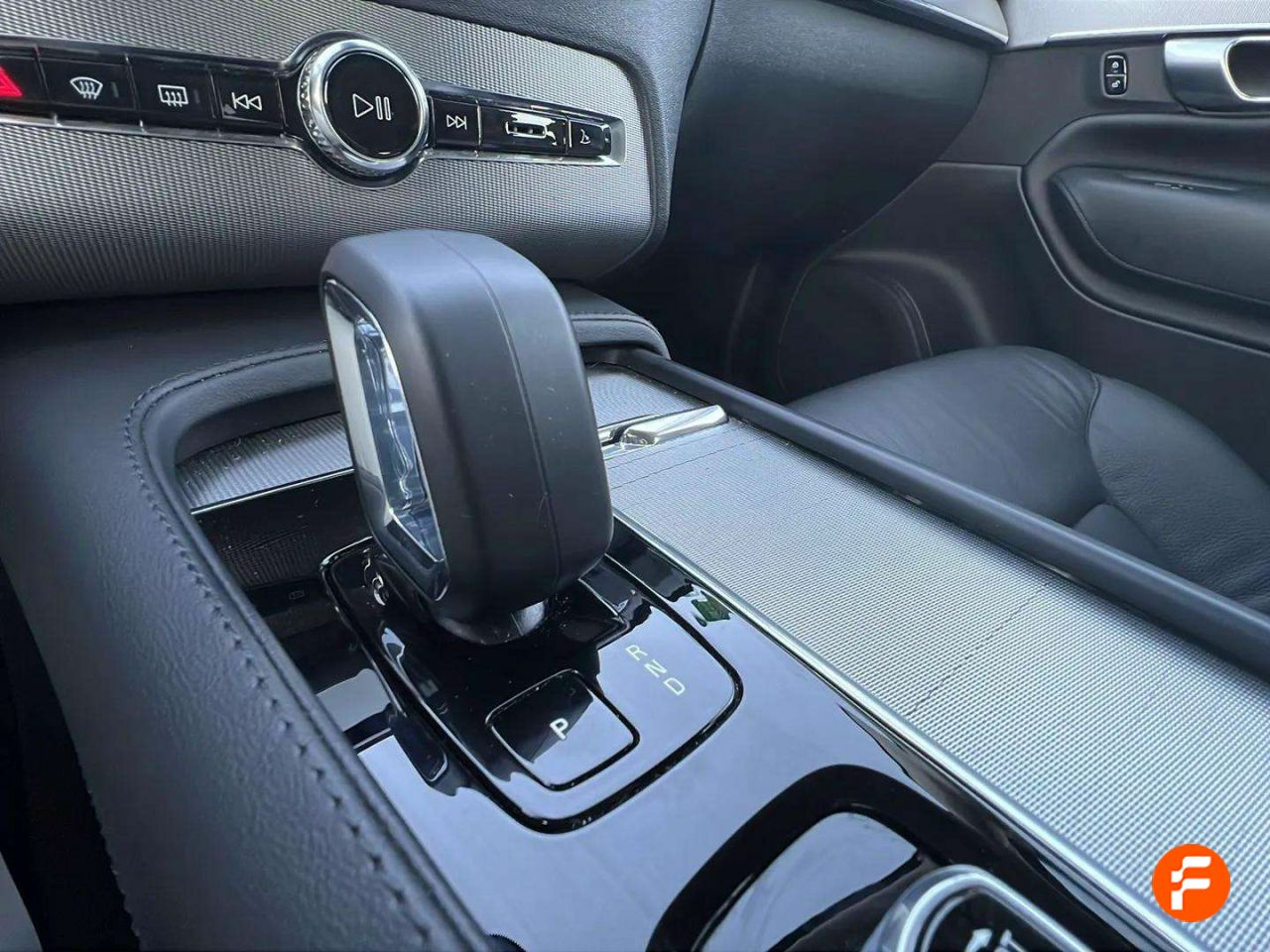 Foto Volvo XC90 14