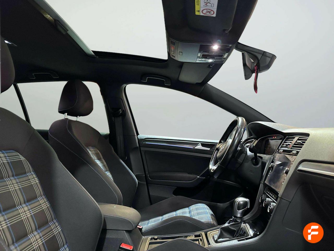 Foto Volkswagen Golf 15