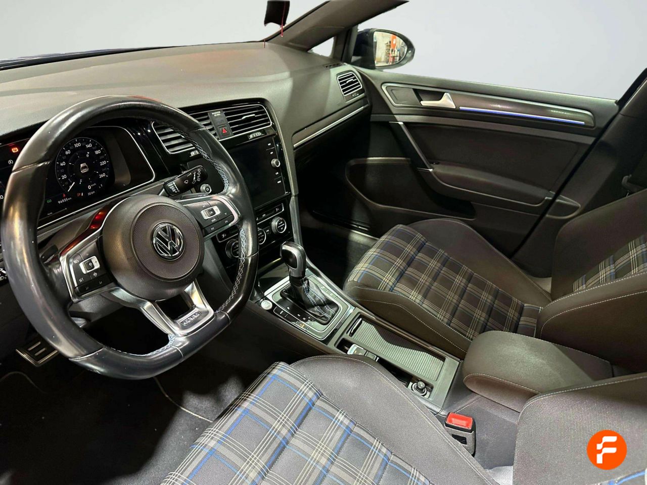Foto Volkswagen Golf 23