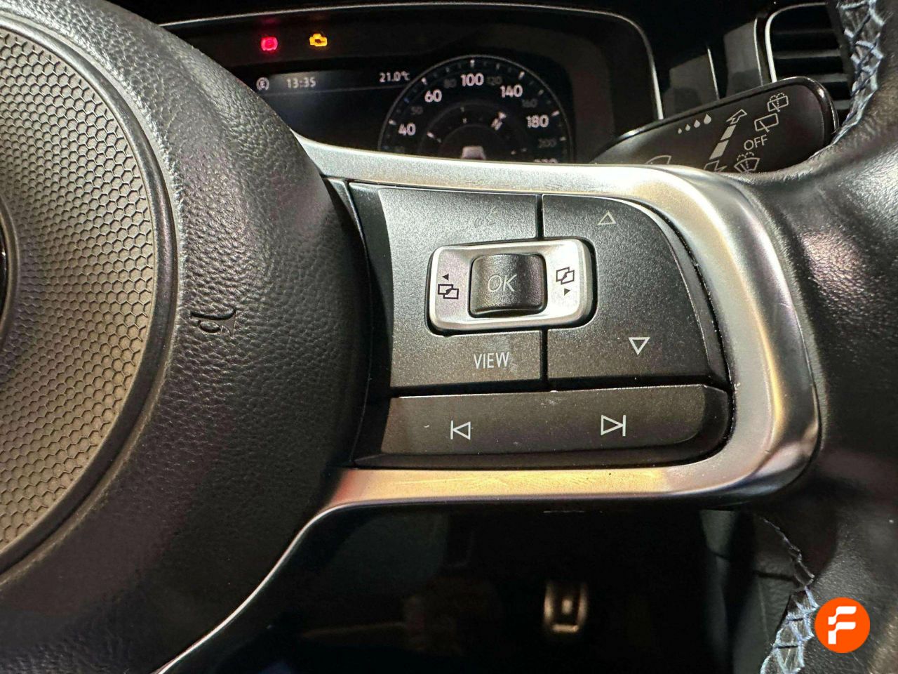 Foto Volkswagen Golf 24