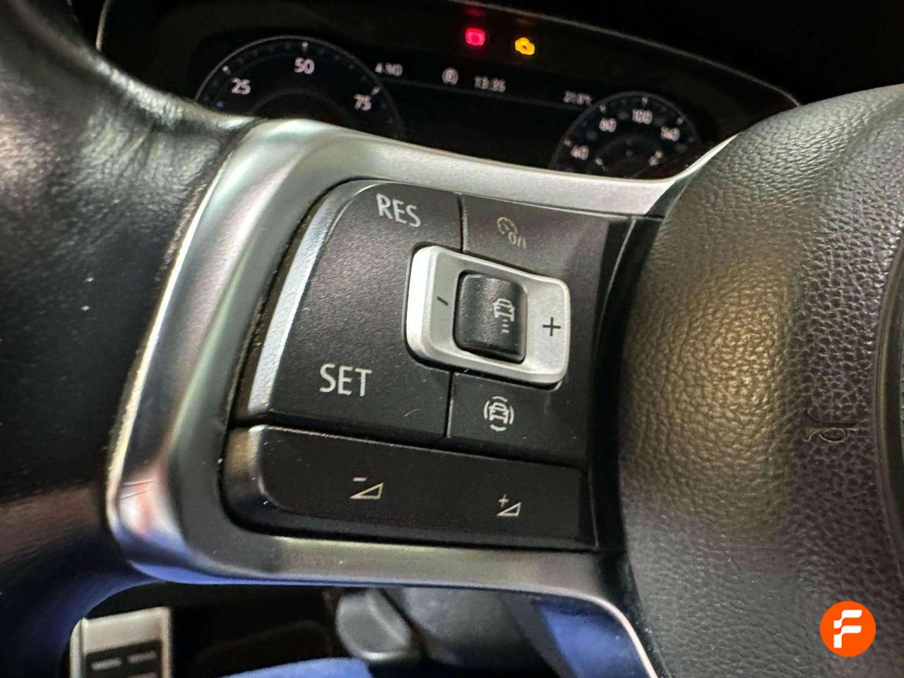 Foto Volkswagen Golf 25