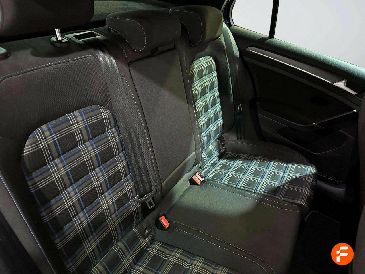 Foto Volkswagen Golf 26