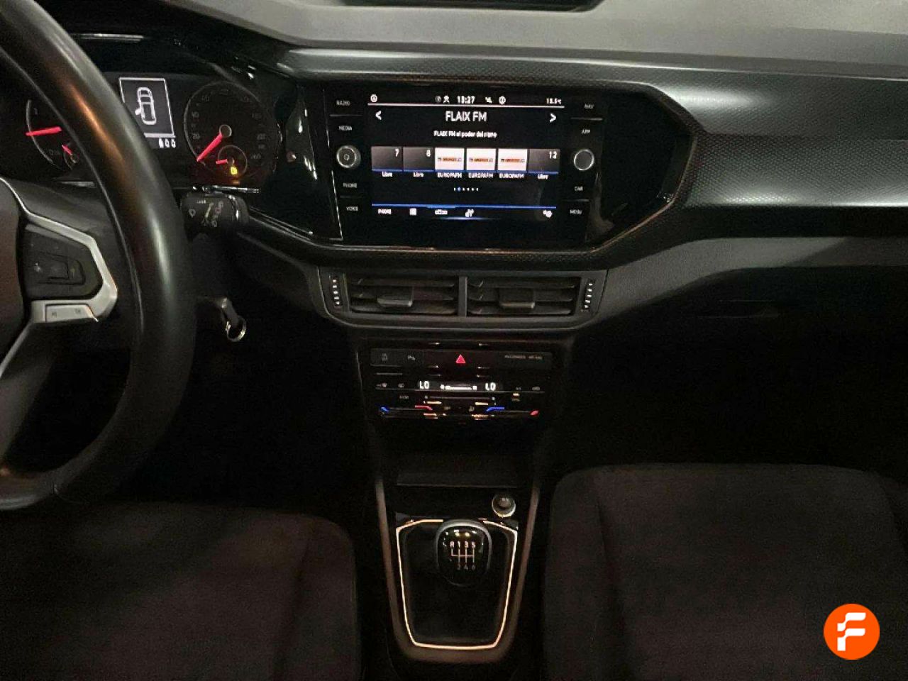 Foto Volkswagen T-Cross 11