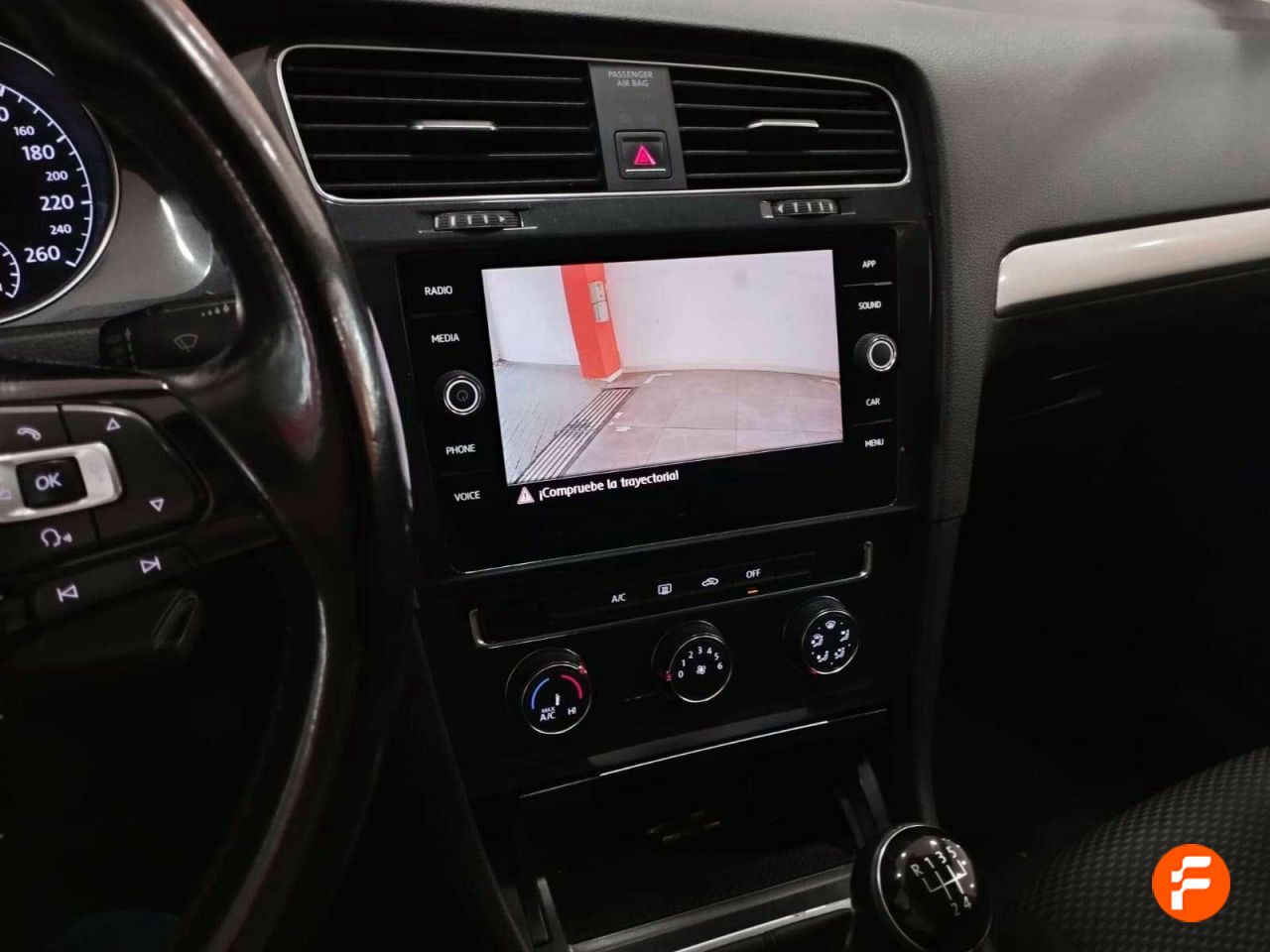 Foto Volkswagen Golf 28
