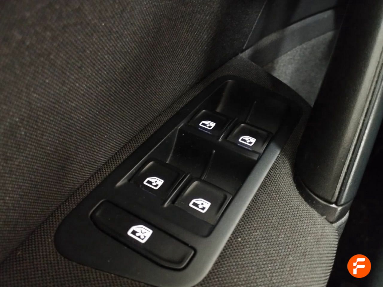 Foto Volkswagen Golf 33