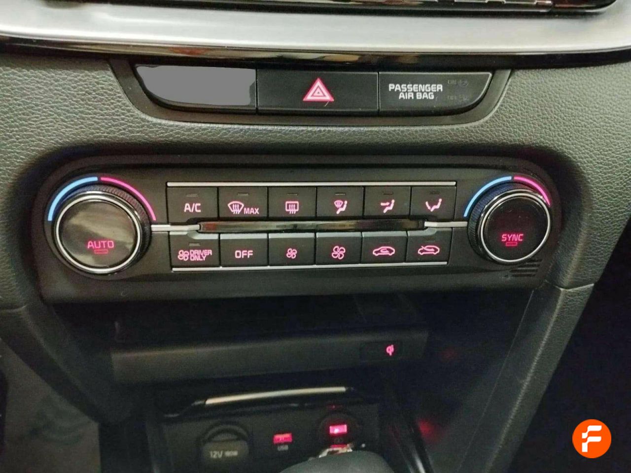 Foto Kia XCeed 31