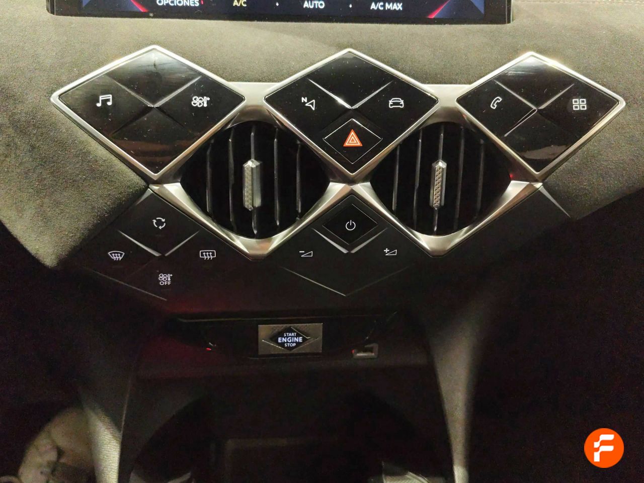 Foto DS Automobiles DS 3 26