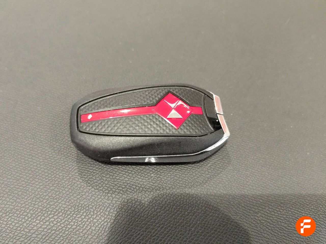 Foto DS Automobiles DS 3 32