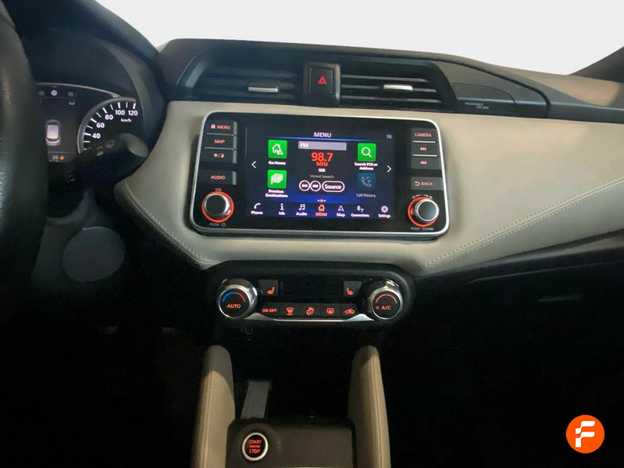 Foto Nissan Micra 10