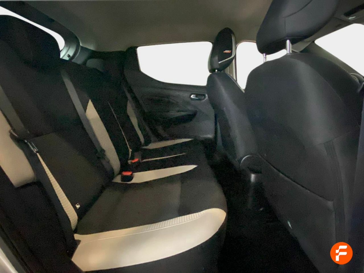 Foto Nissan Micra 12