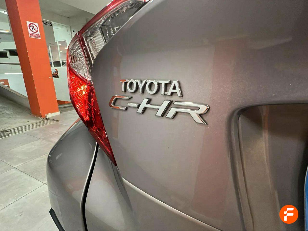 Foto Toyota C-HR 19