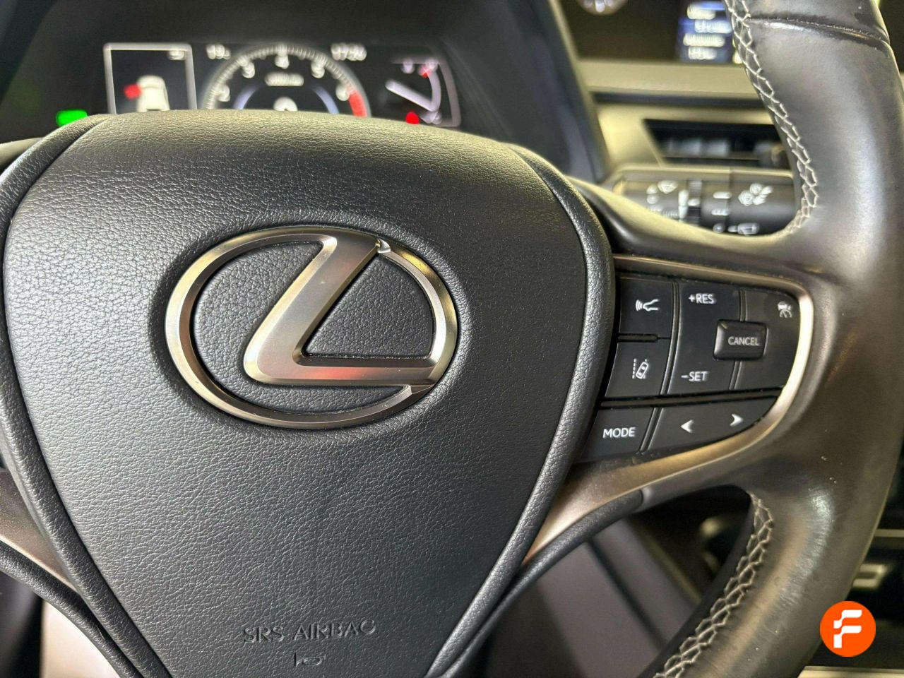 Foto Lexus UX 14