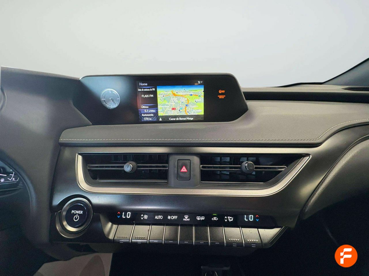 Foto Lexus UX 16