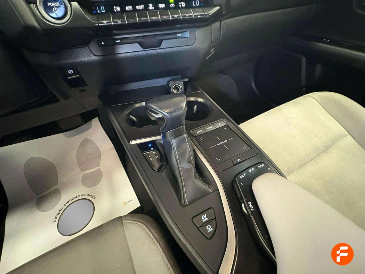 Foto Lexus UX 19
