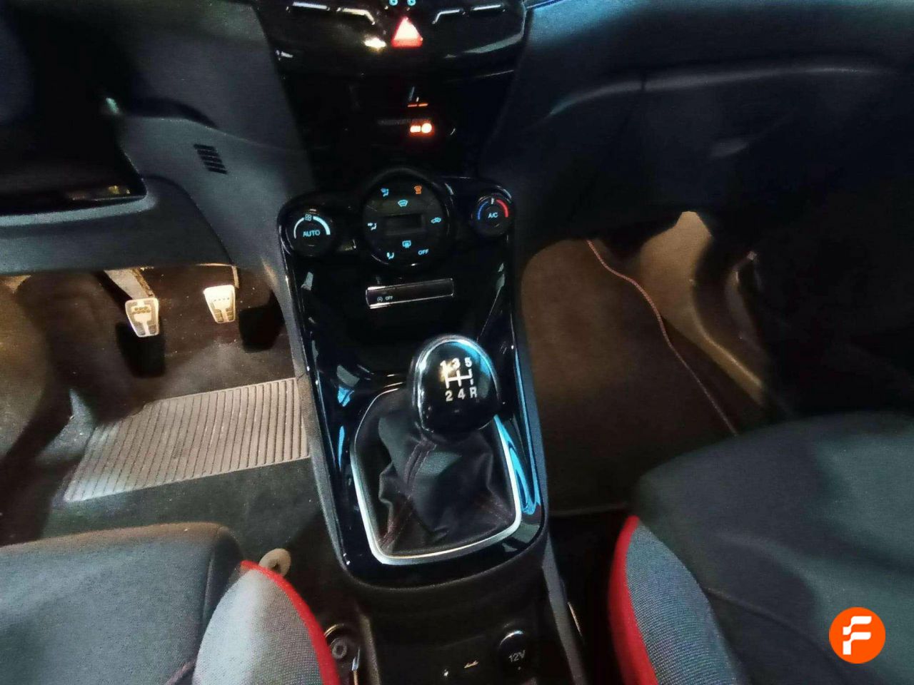 Foto Ford Fiesta 16