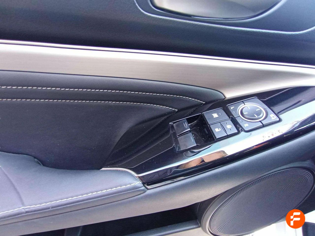 Foto Lexus RC 34