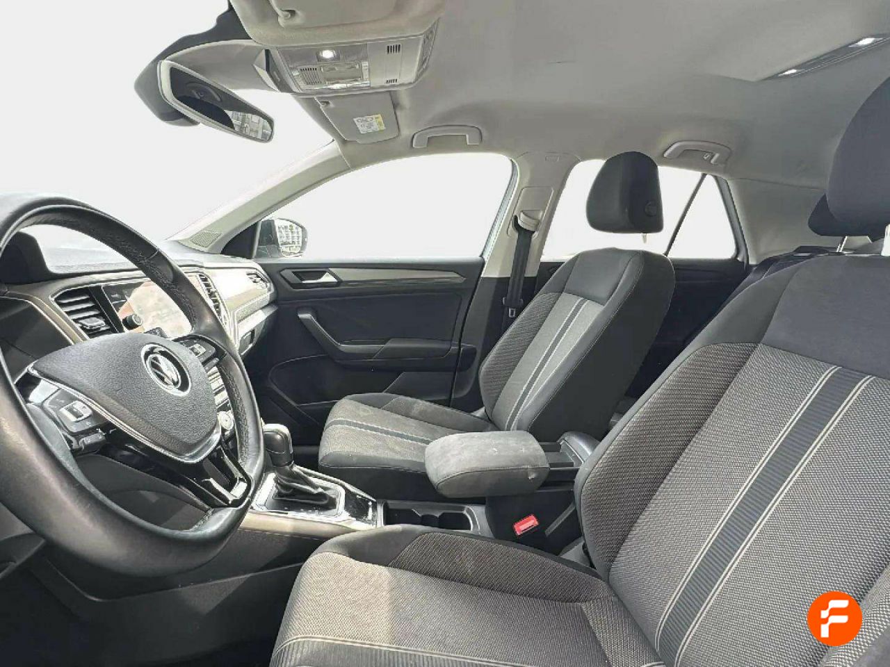Foto Volkswagen T-Roc 12