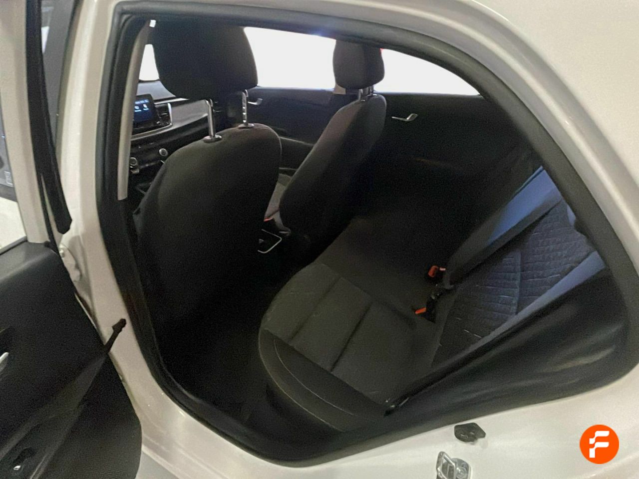 Foto Kia Rio 16