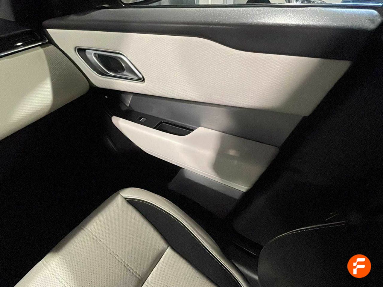 Foto Land-Rover Range Rover Velar 12