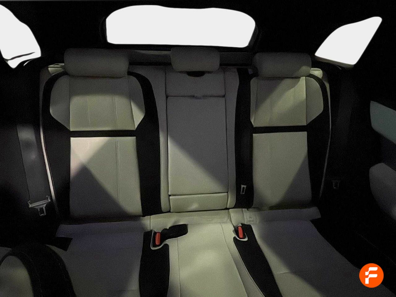 Foto Land-Rover Range Rover Velar 15