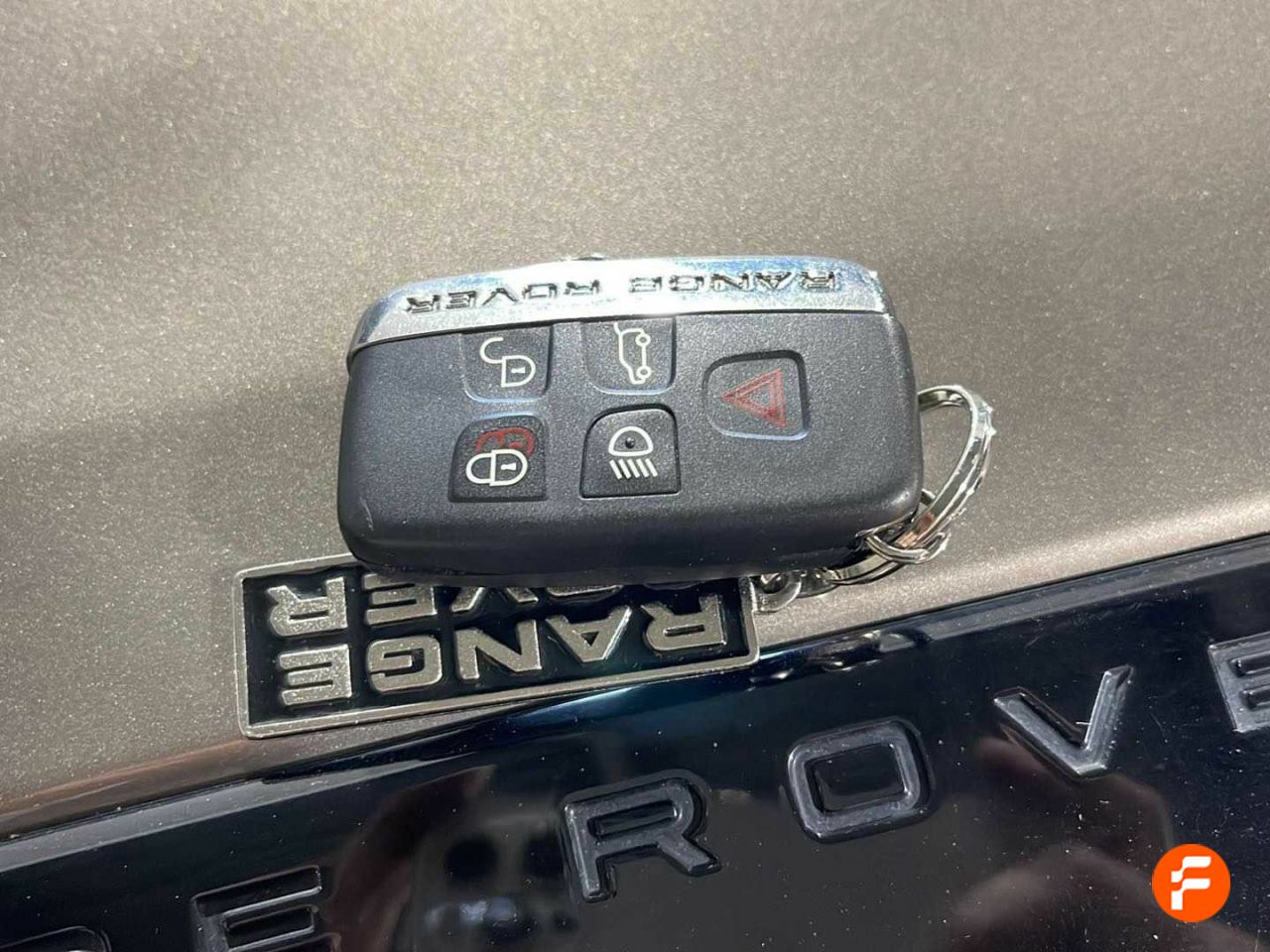 Foto Land-Rover Range Rover Velar 24