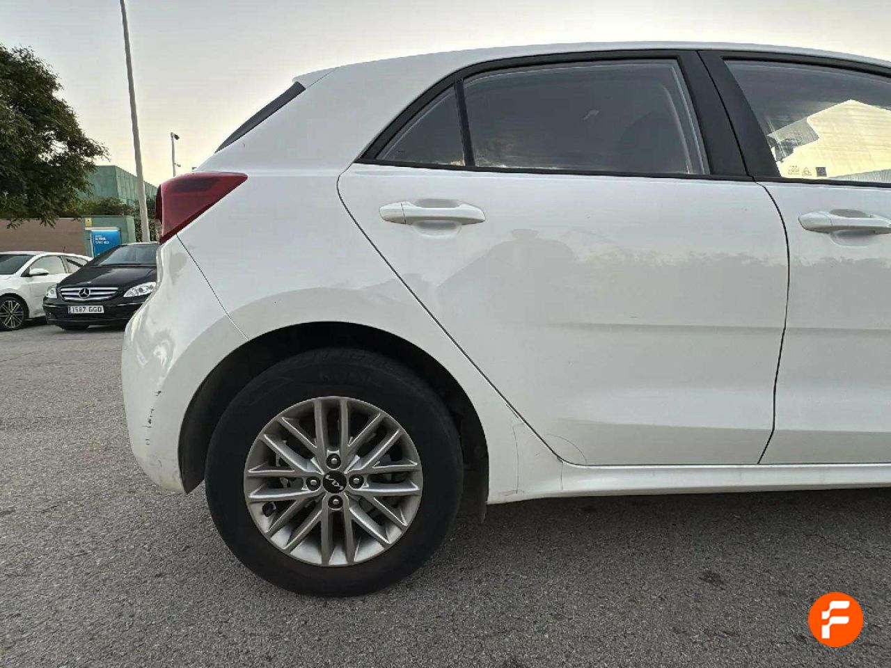 Foto Kia Rio 15