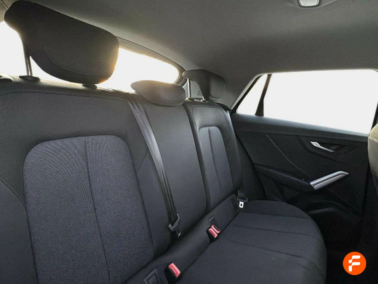Foto Audi Q2 12