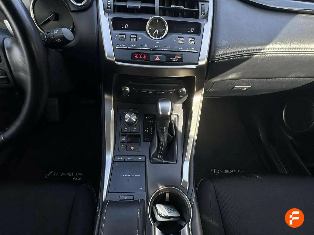 Foto Lexus NX 10
