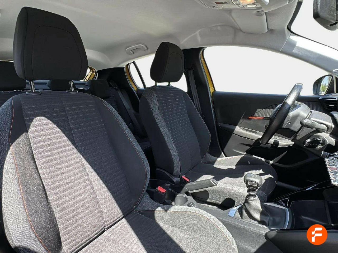 Foto Peugeot 208 11