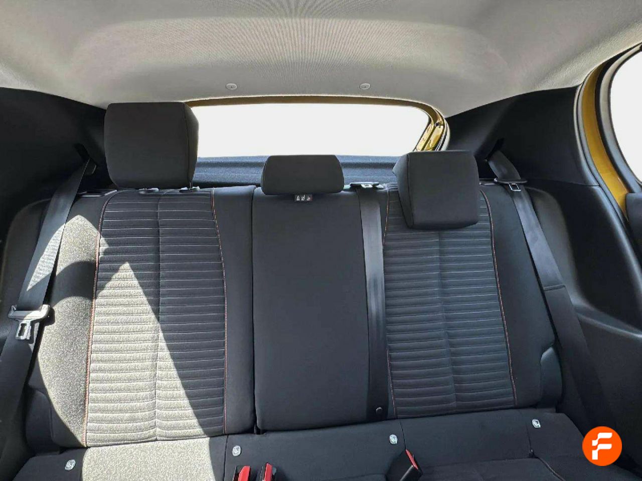 Foto Peugeot 208 12