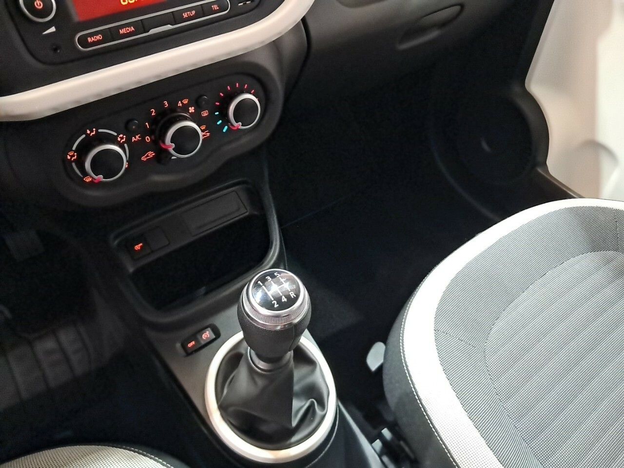 Foto Renault Twingo 17