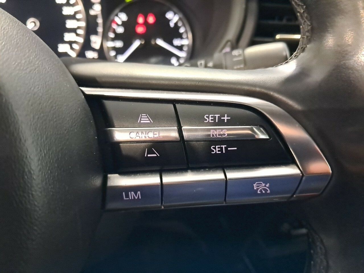 Foto Mazda CX-30 13