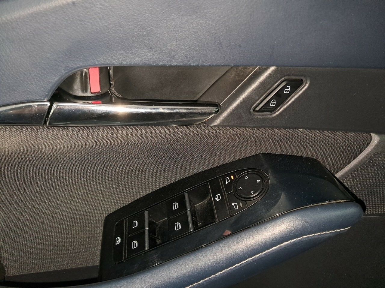 Foto Mazda CX-30 33