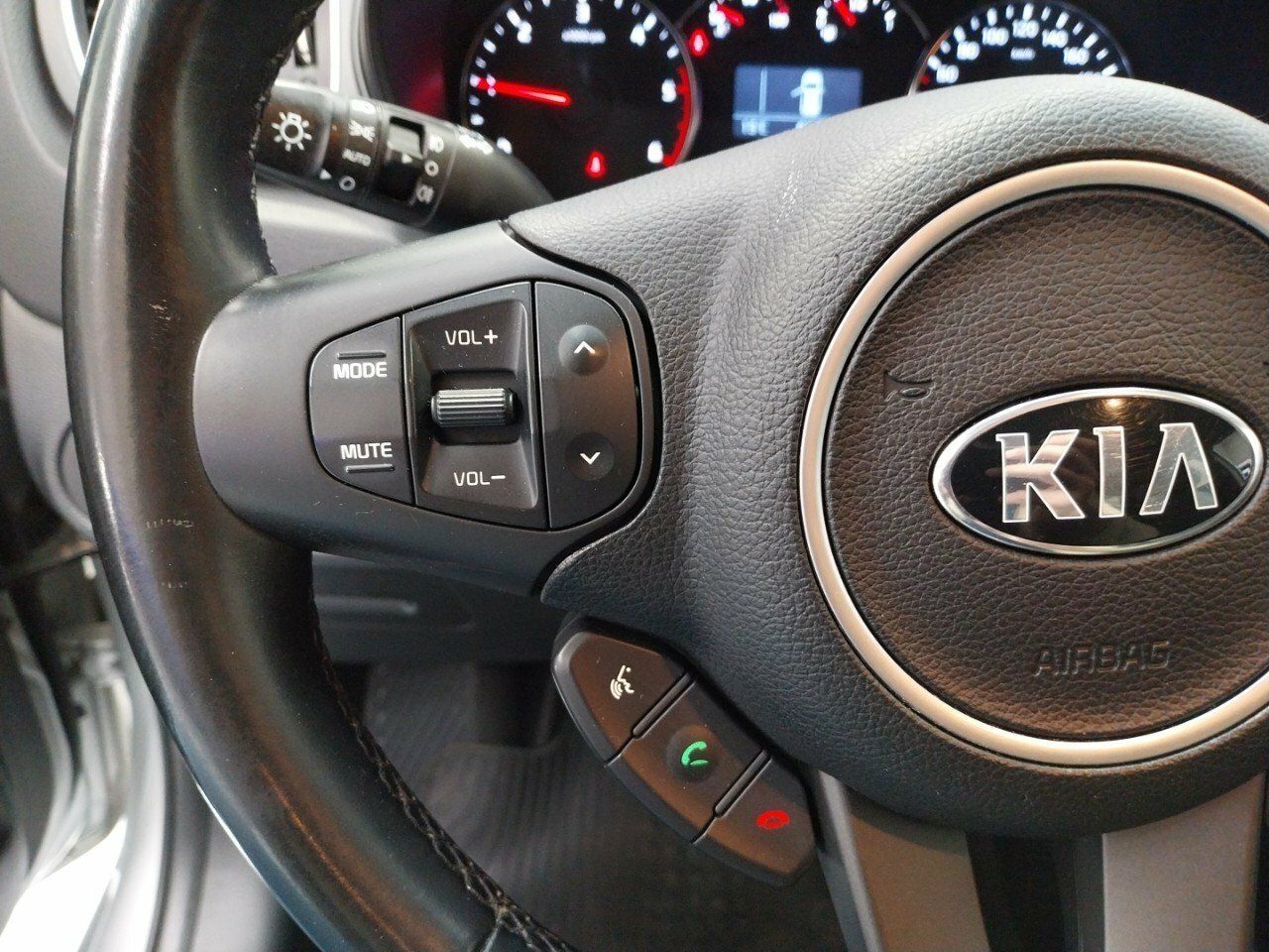 Foto Kia Carens 12