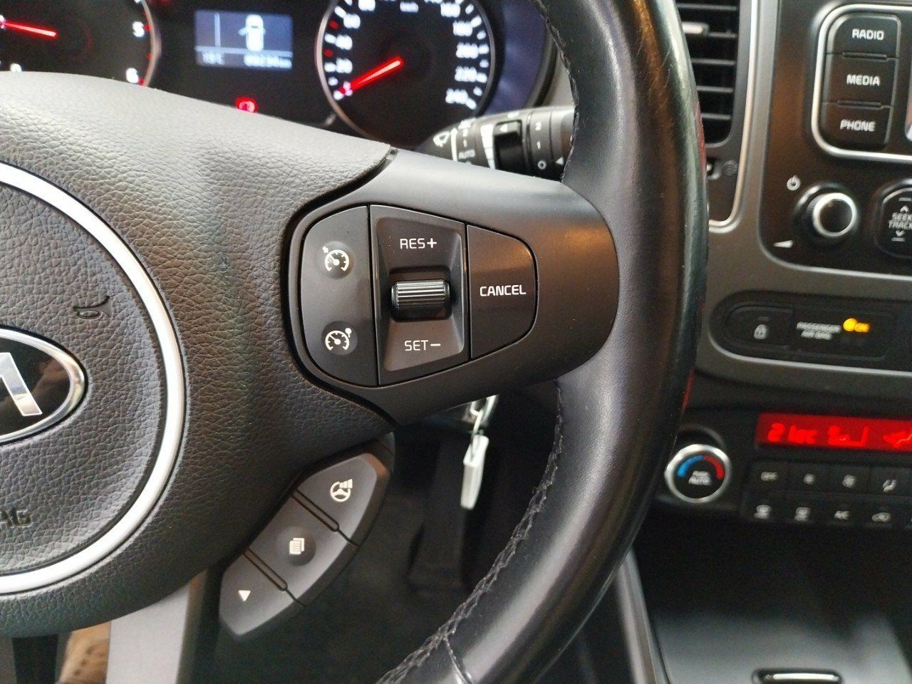 Foto Kia Carens 13