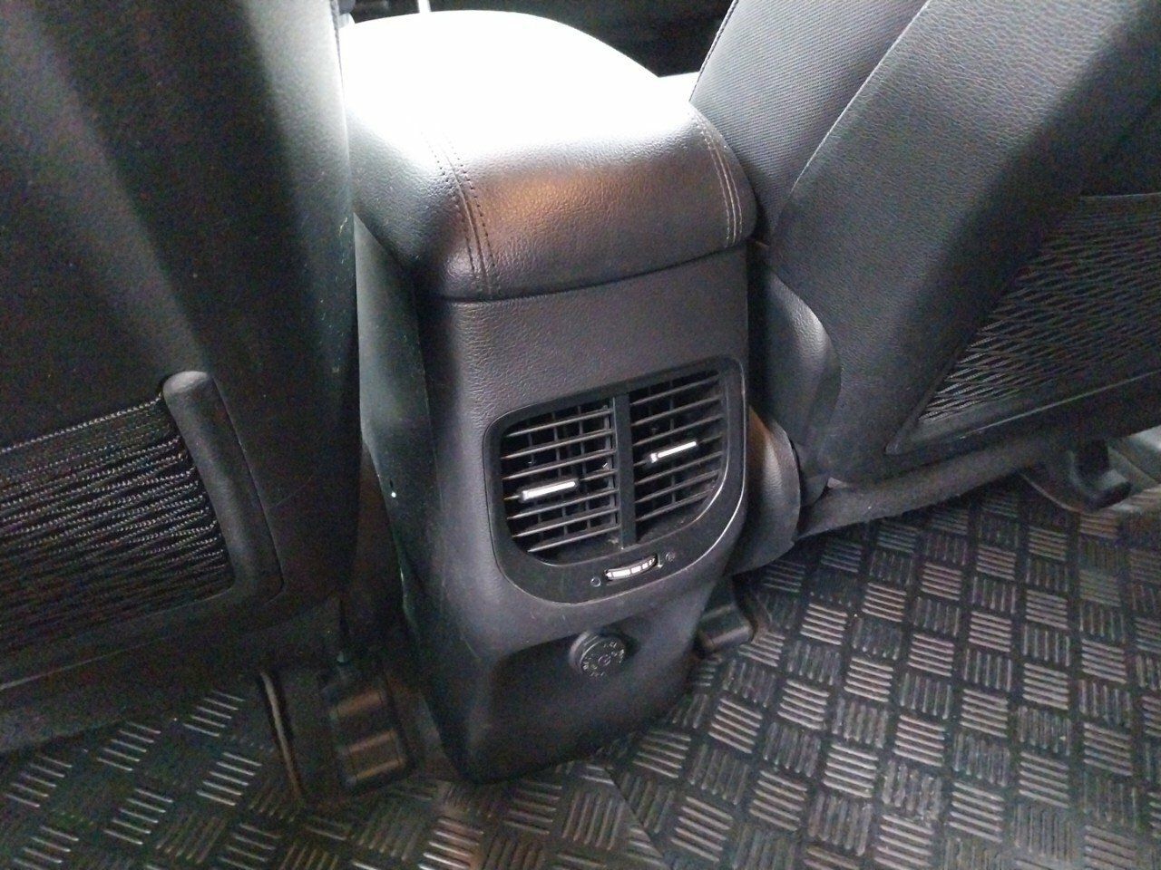 Foto Kia Carens 21