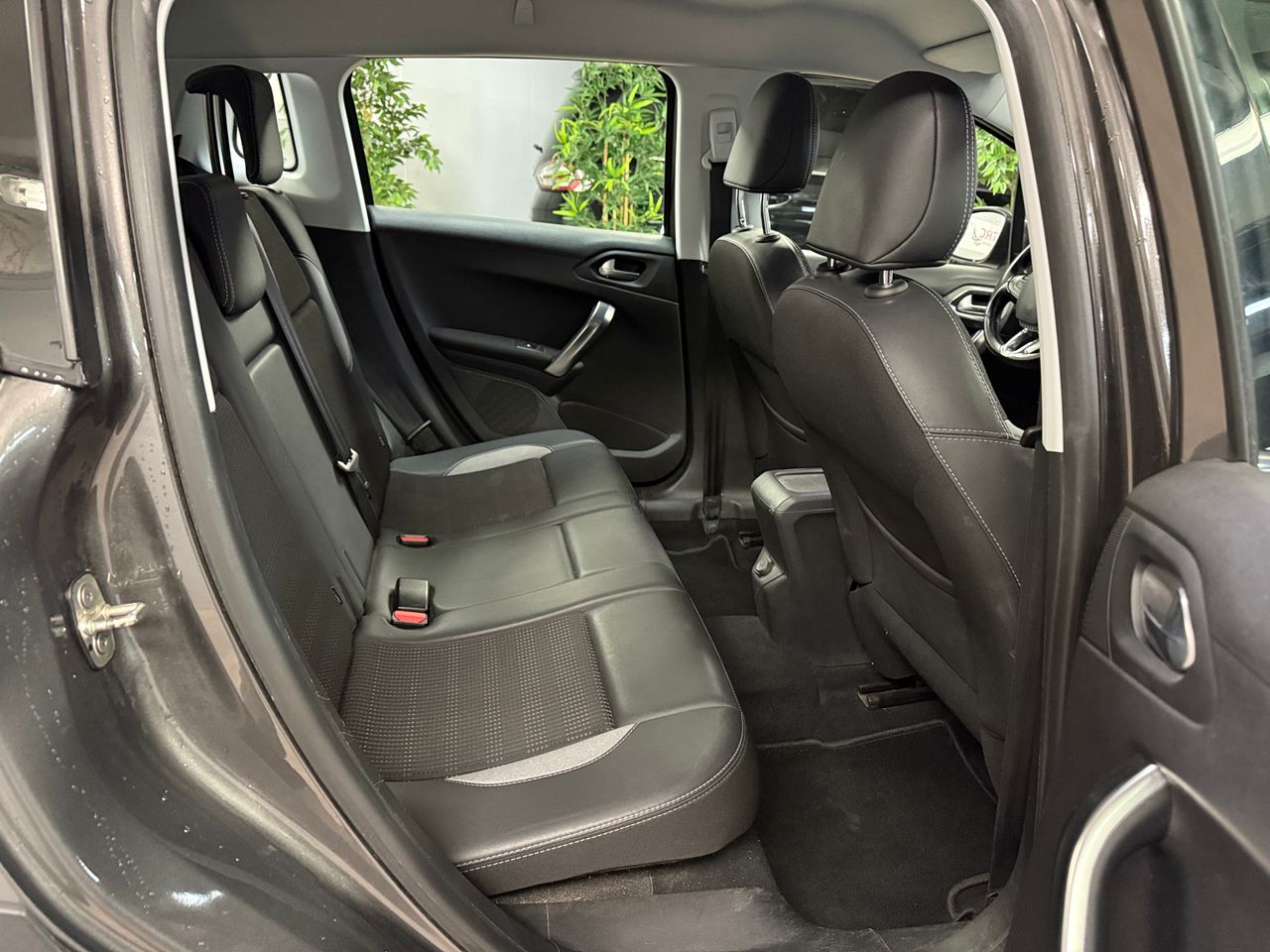 Foto Peugeot 2008 12