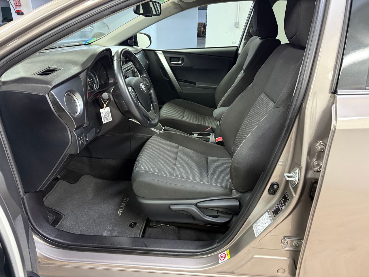 Foto Toyota Auris 9