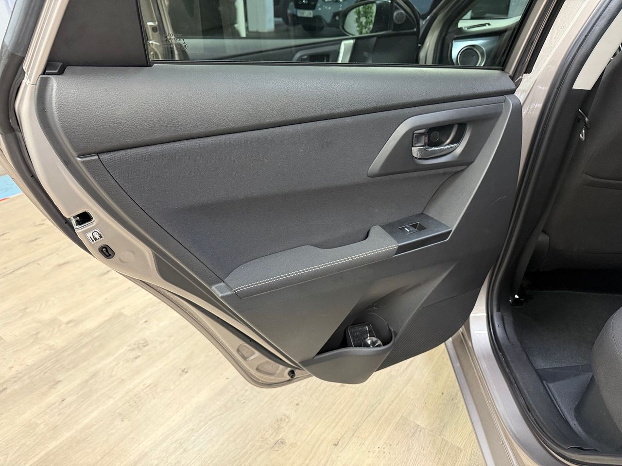 Foto Toyota Auris 11