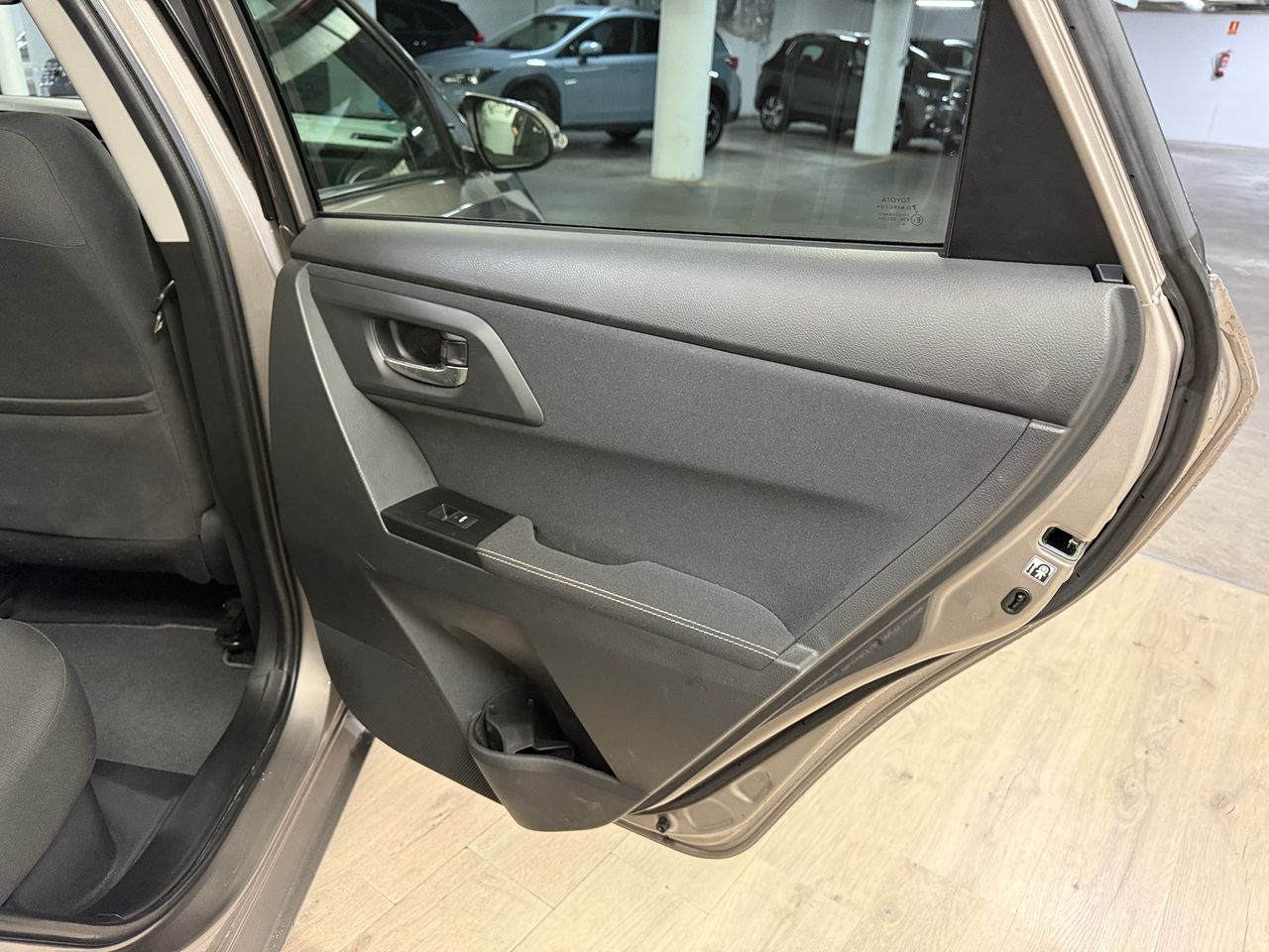 Foto Toyota Auris 13