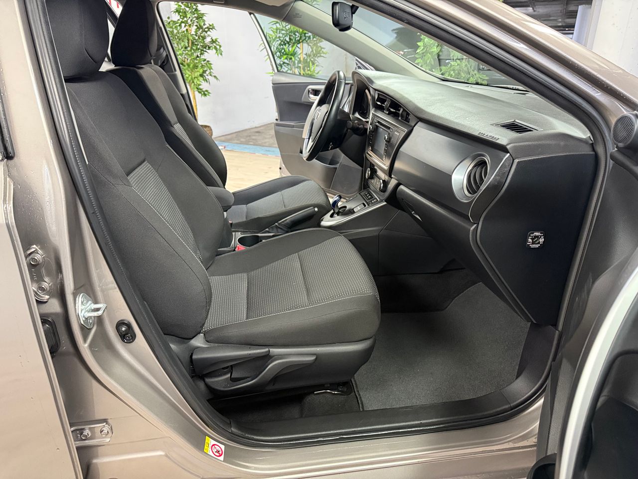Foto Toyota Auris 14
