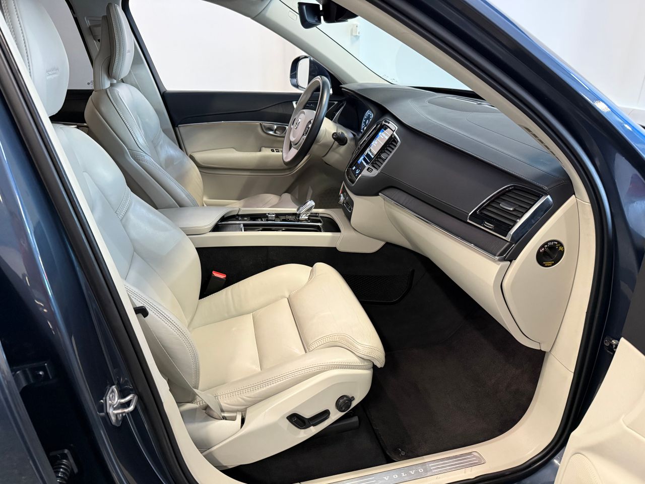 Foto Volvo XC90 12