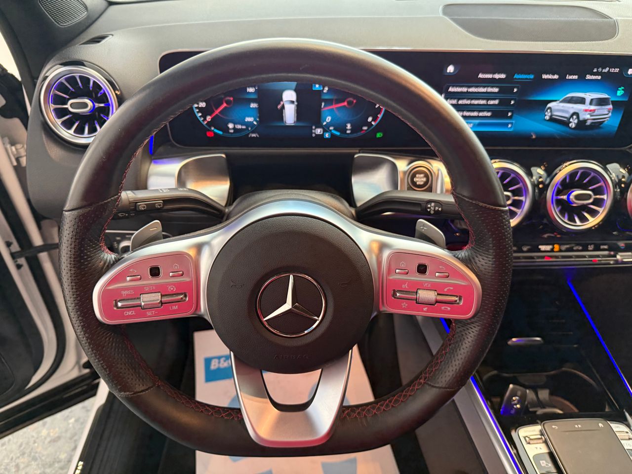 Foto Mercedes-Benz Clase GLB 28