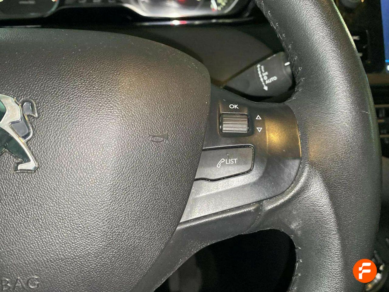 Foto Peugeot 208 12