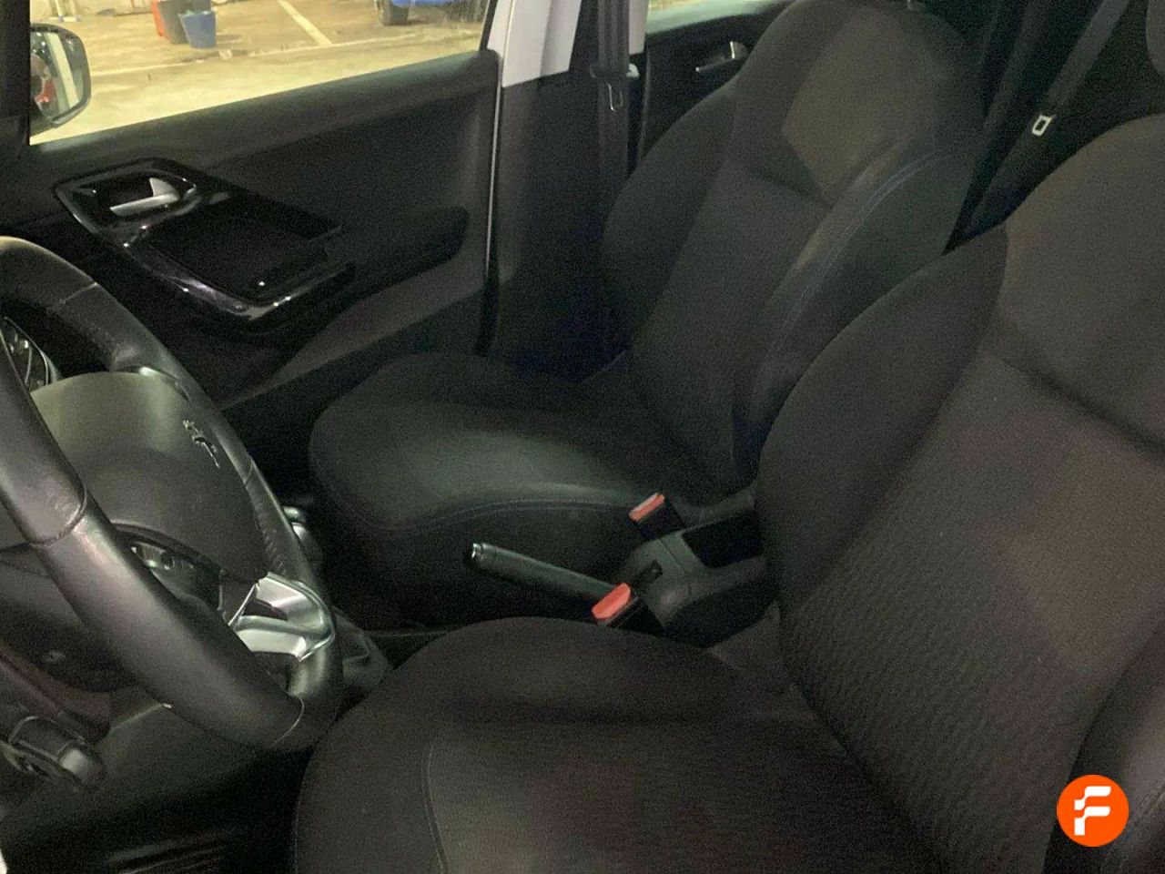 Foto Peugeot 208 21