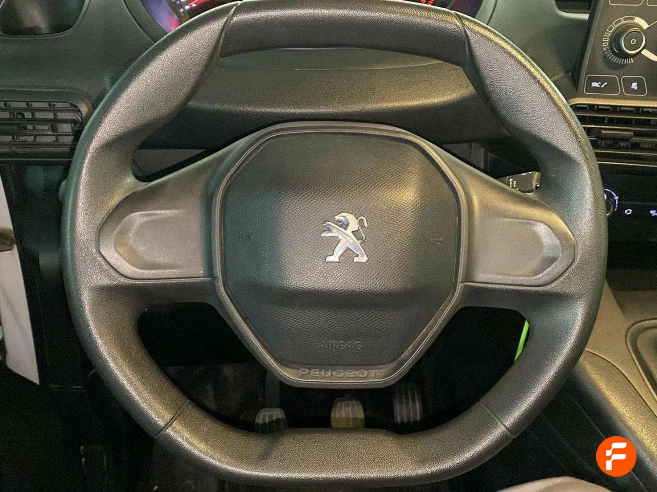 Foto Peugeot Rifter 11