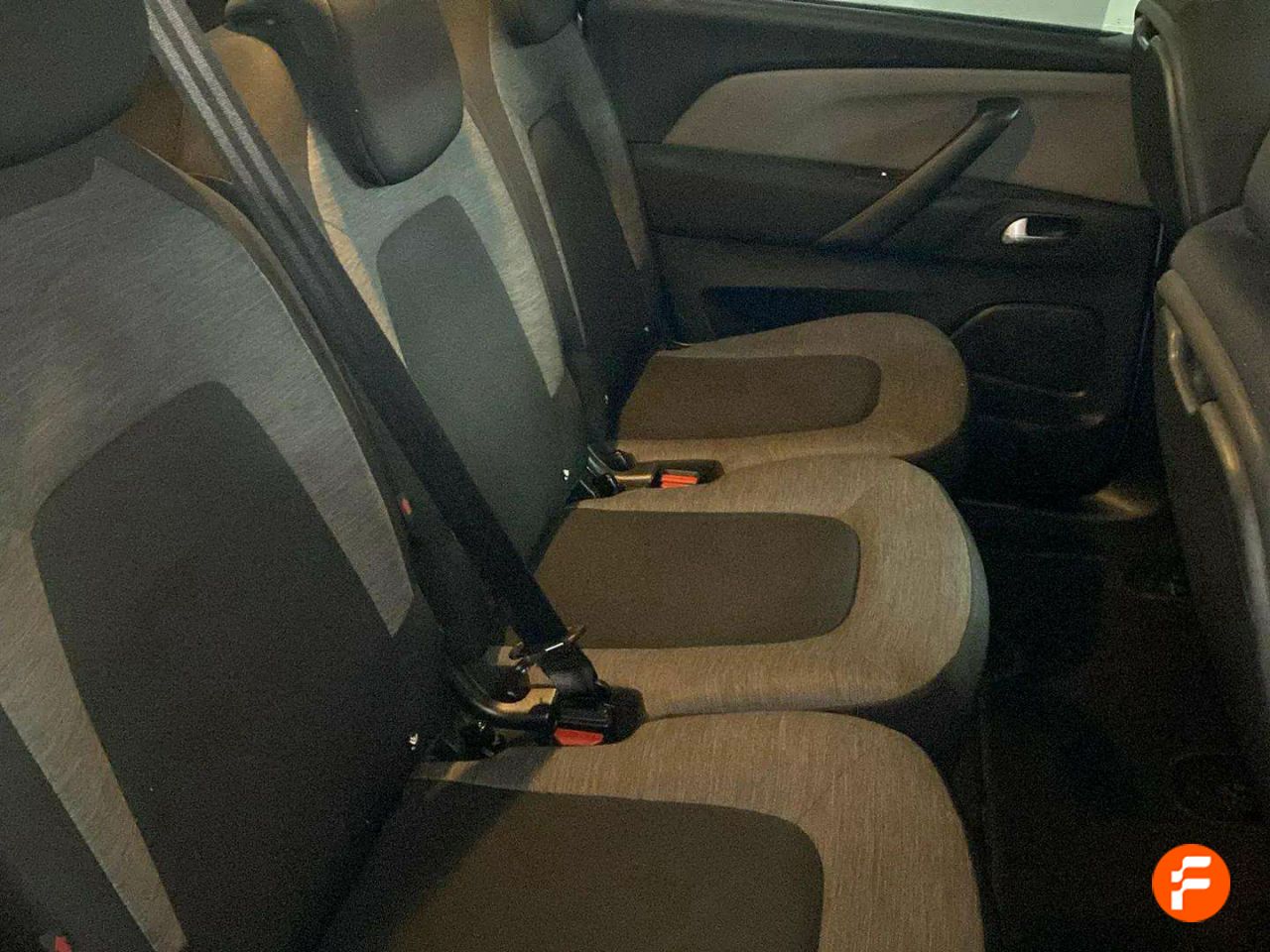 Foto Citroën C4 Picasso 23