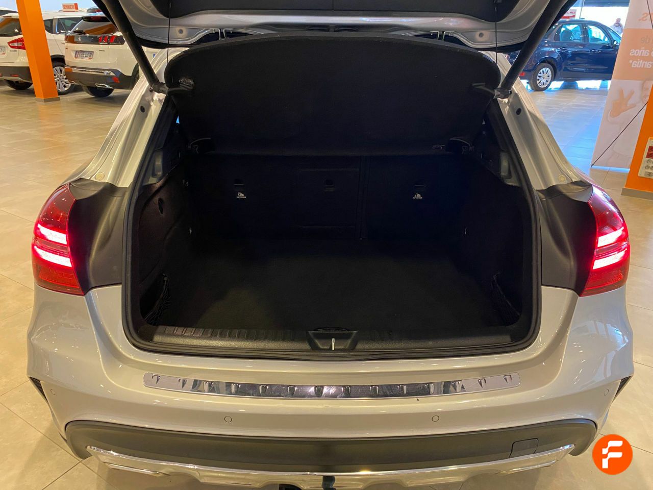 Foto Mercedes-Benz Clase GLA 13
