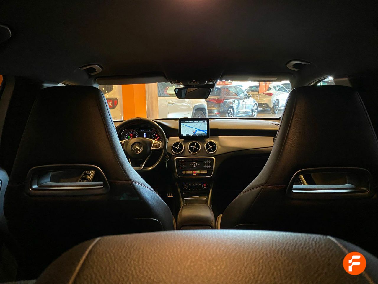 Foto Mercedes-Benz Clase GLA 29